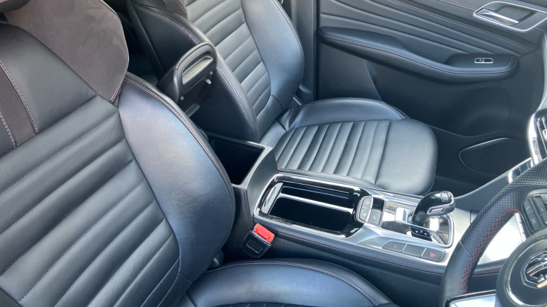 MG HS 1.5 T-GDI PHEV Trophy 5dr Auto Hatchback